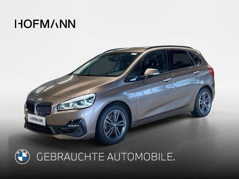 Jucarobeige metallic Gebraucht 2019 BMW 218 Active Tourer Performance Van / Kleinbus | 18.636 € (Etwas zu teuer) - Bild 1/3