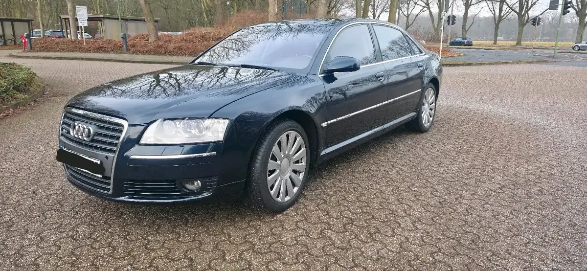 Second-hand Audi A8 450 CP (330 kW) 2005 Albastru Berlinǎ