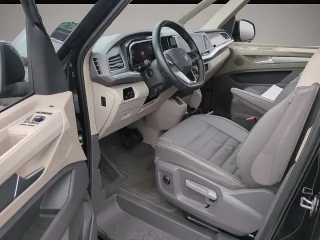 Gebraucht VW Multivan Life 150 PS (110 kW) 2024 Schwarz Van / Kleinbus