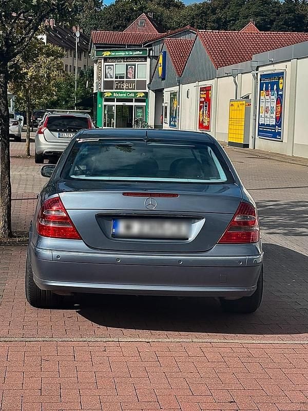 Gebraucht Mercedes E320 224 PS (164 kW) 2003 Blau Limousine