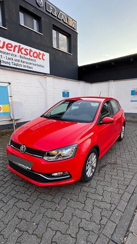 Rot Gebraucht 2016 VW Polo Comfortline Kleinwagen | 10.490 € (Superpreis) - Bild 1/4