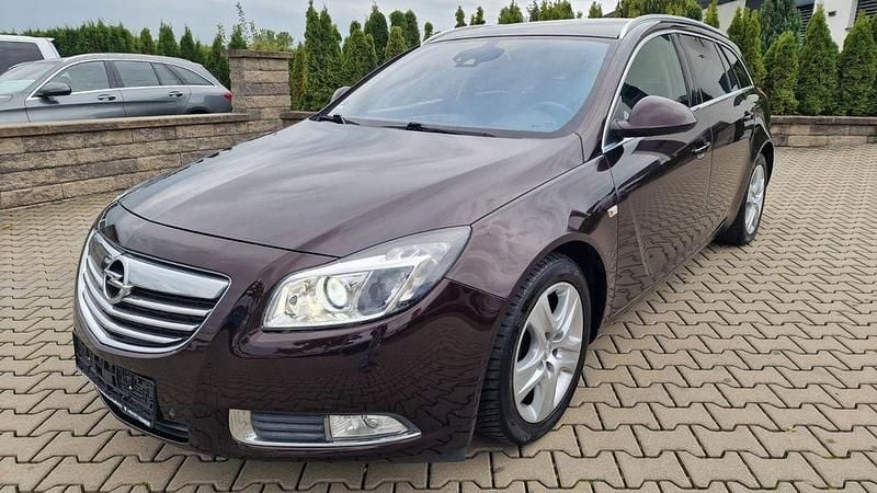 Braun Gebraucht 2012 Opel Insignia S Kombi | 2.990 € (Guter Preis) - Bild 1/4