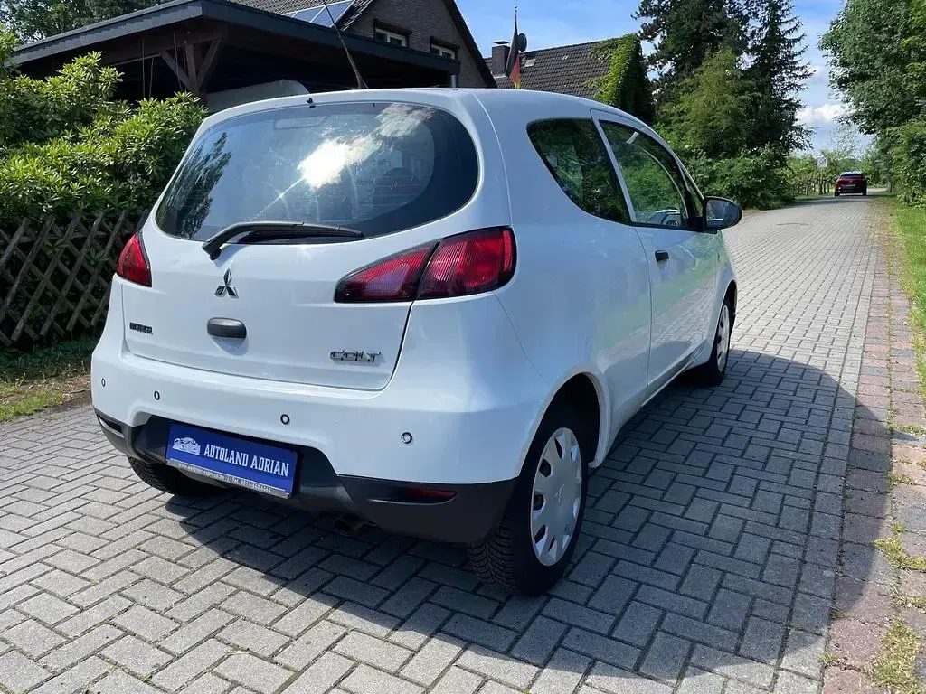 Gebraucht Mitsubishi Colt Basis 75 PS (55 kW) 2013 Weiß Kleinwagen