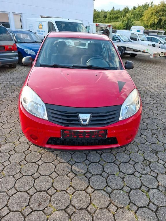 Rot Gebraucht 2009 Dacia Sandero Basis Kleinwagen | 550 € (Superpreis) - Bild 1/4