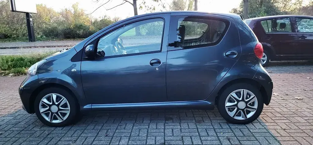 Gebraucht Toyota Aygo City 68 PS (50 kW) 2007 Grau Kleinwagen