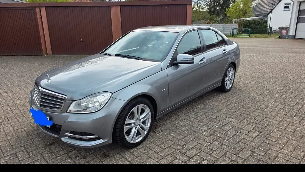 Gebraucht Mercedes C200 136 PS (100 kW) 2011 Grau Limousine