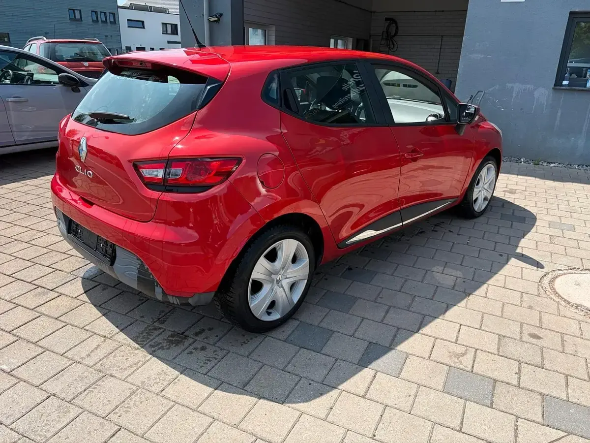 Gebraucht Renault Clio 75 PS (55 kW) 2014 Rot Kleinwagen