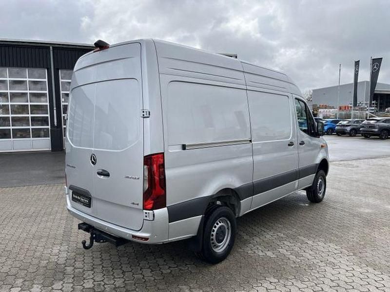 Gebraucht Mercedes Sprinter 190 PS (139 kW) 2024 Andere Van