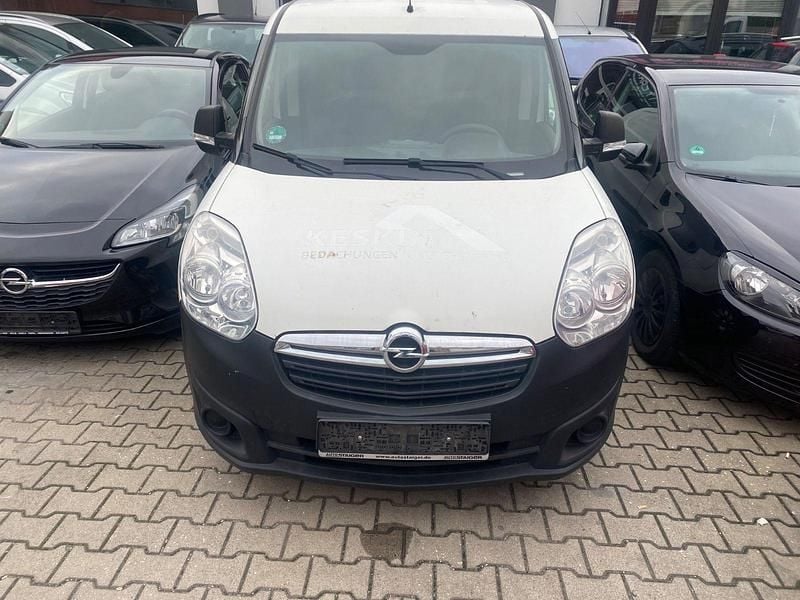 Gebraucht Opel Combo Edition 105 PS (77 kW) 2018 Weiß Van / Kleinbus