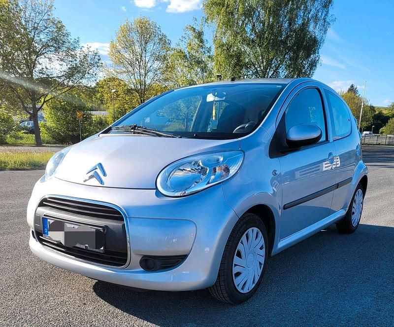 Silber Gebraucht 2009 Citroën C1 Kleinwagen | 2.790 € (Fairer Preis) - Bild 1/4