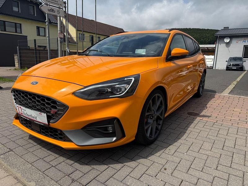 Gebraucht Ford Focus Performance Edition 190 PS (139 kW) 2020 Orange Kombi