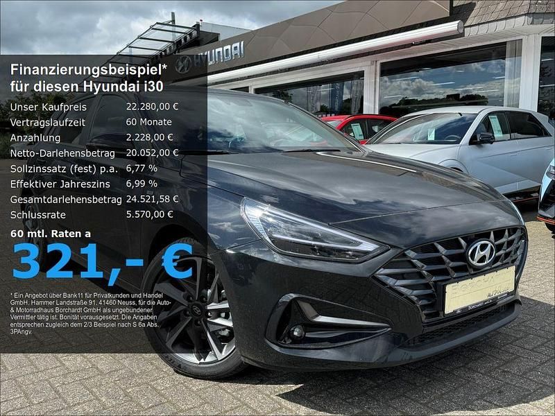 Abyss black (schwarz) Gebraucht 2024 Hyundai i30 Advantage Limousine | 22.280 € (Fairer Preis) - Bild 1/4