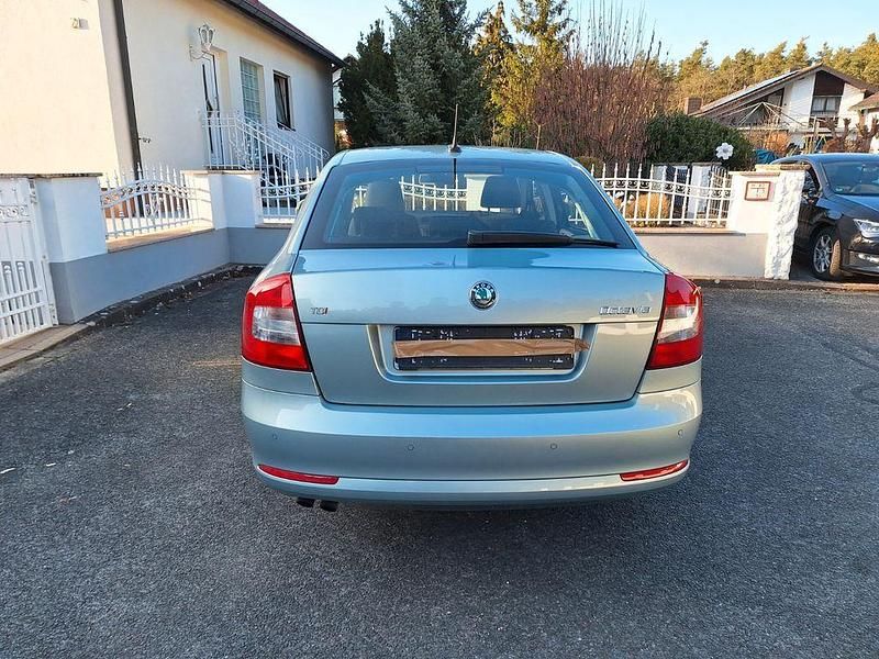 Gebraucht Skoda Octavia Elegance 140 PS (102 kW) 2011 Grün Limousine