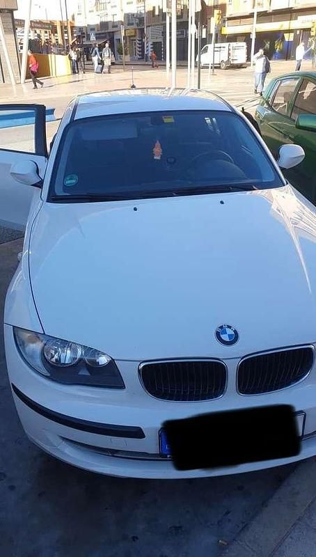 Gebraucht BMW 116 122 PS (89 kW) 2009 Weiß Kleinwagen