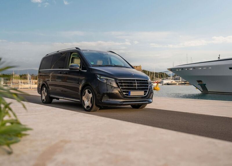 Gebraucht Mercedes V300 237 PS (174 kW) 2024 Schwarz Van / Kleinbus