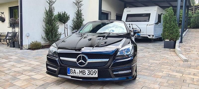 Schwarz Gebraucht 2011 Mercedes SLK200 Sport Cabrio | 16.200 € (Fairer Preis) - Bild 1/4