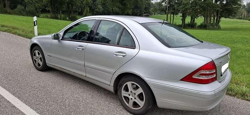 Gebraucht Mercedes C200 Elegance 163 PS (119 kW) 2000 Silber Limousine