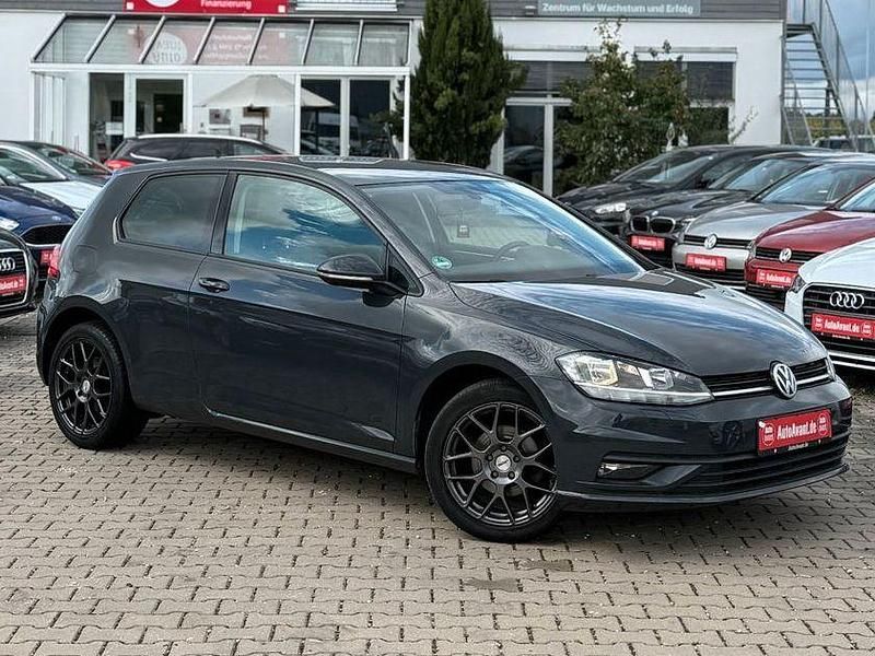 Grau Gebraucht 2017 VW Golf VII Limousine | 9.990 € (Superpreis) - Bild 1/4