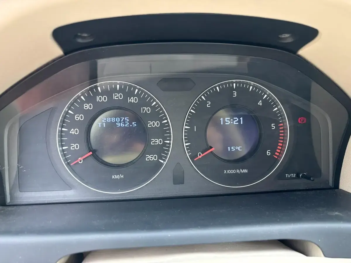 Używany Volvo V70 136 KM (100 kW) 2010 Czarny Kombi
