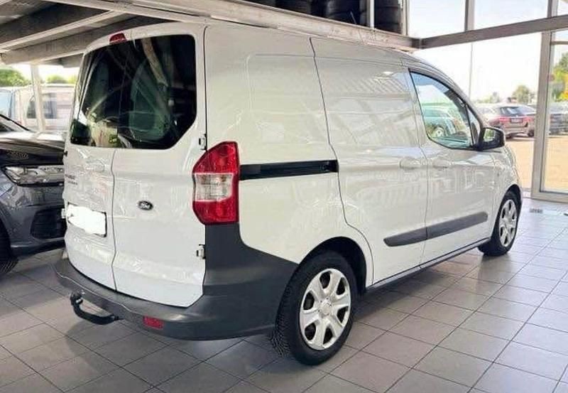 Weiß Gebraucht 2017 Ford Courier Van / Kleinbus | 7.900 € - Bild 1/4