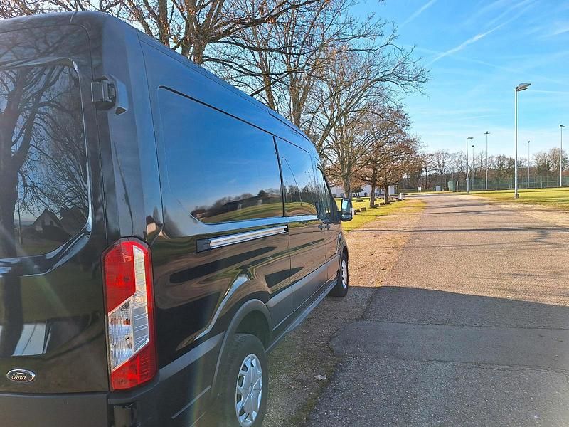 Gebraucht Ford Transit 131 PS (96 kW) 2021 Schwarz Van / Kleinbus