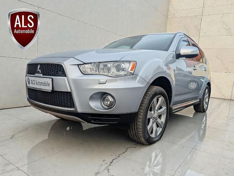 Silber Gebraucht 2012 Mitsubishi Outlander Invite SUV | 8.999 € (Etwas zu teuer) - Bild 1/4