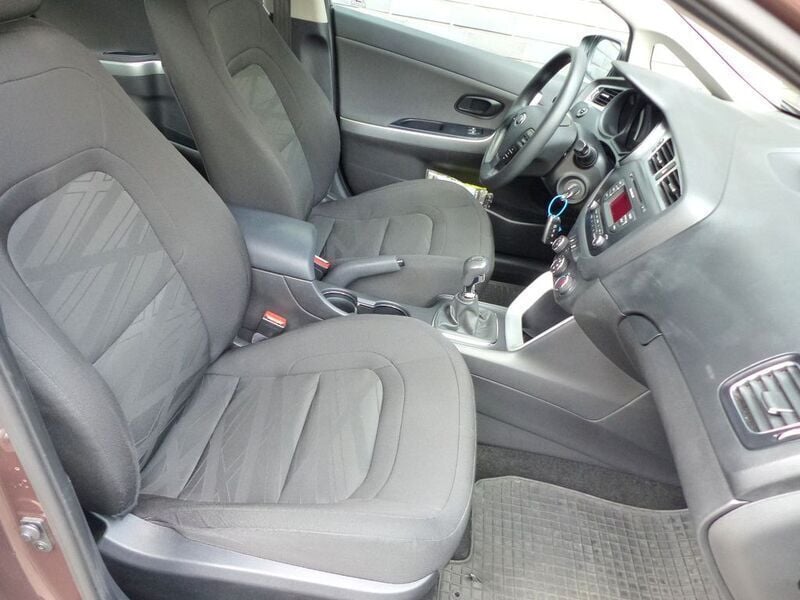 Gebraucht Kia Ceed Attract 99 PS (72 kW) 2013 Braun Kleinwagen