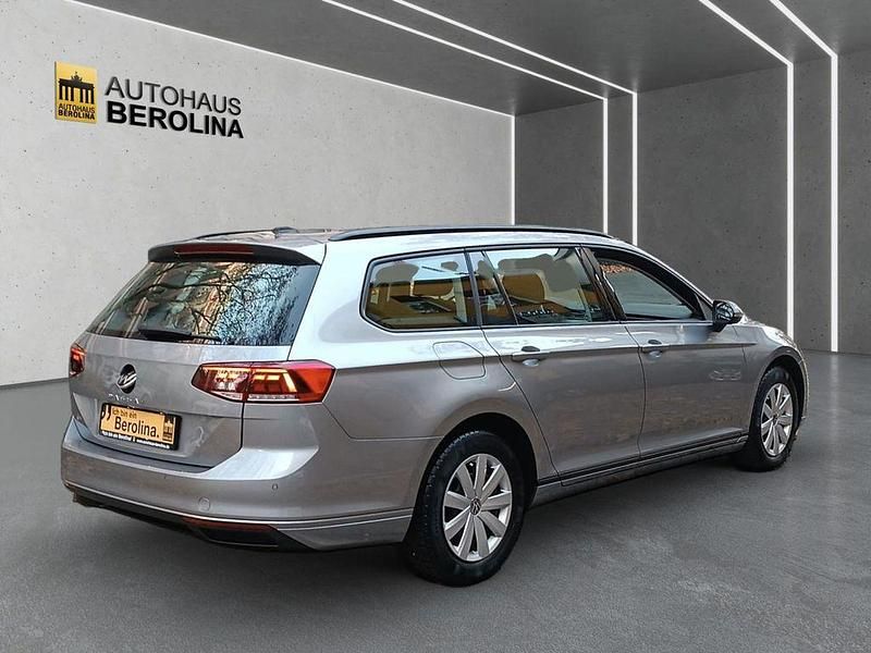 Gebraucht VW Passat R 150 PS (110 kW) 2022 Silber Kombi