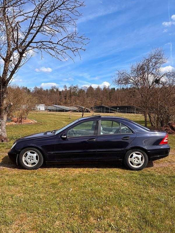 Gebraucht Mercedes C200 163 PS (119 kW) 2000 Blau Limousine