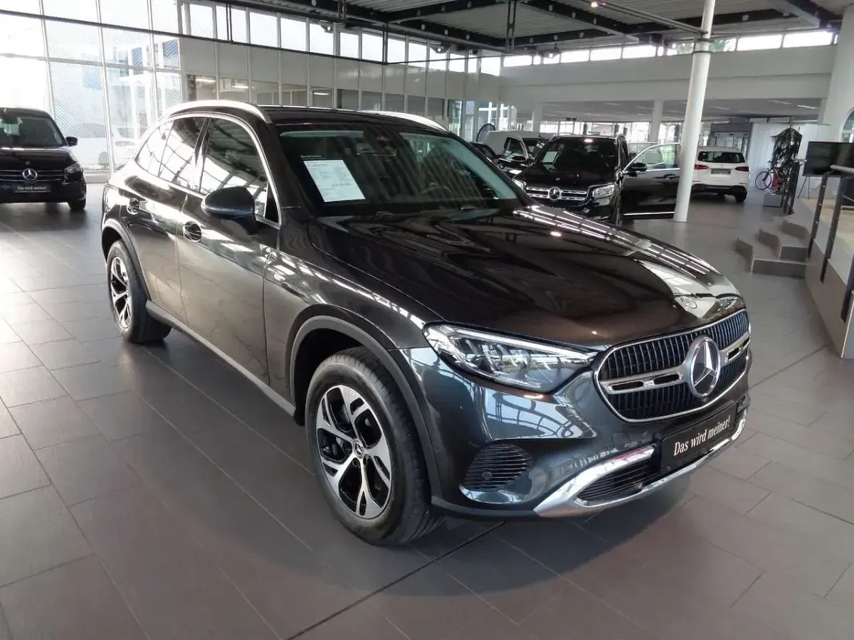Gebraucht Mercedes GLC300 204 PS (150 kW) 2025 Grafitgrau  metalliclack SUV