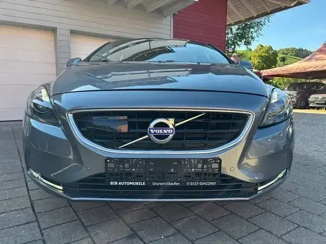 Gebraucht Volvo V40 Kinetic 120 PS (88 kW) 2016 Grau Limousine