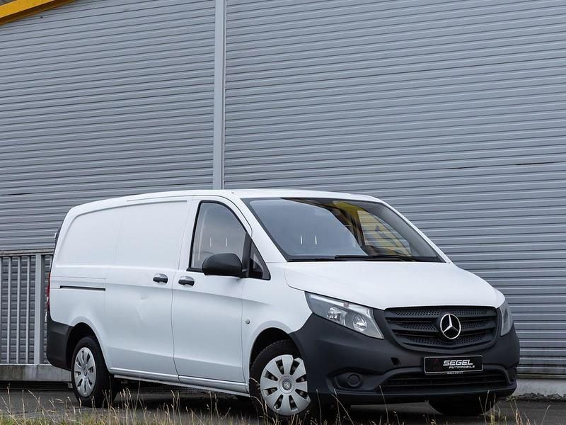 Weiß Gebraucht 2015 Mercedes Vito Van / Kleinbus | 9.990 € (Fairer Preis) - Bild 1/4