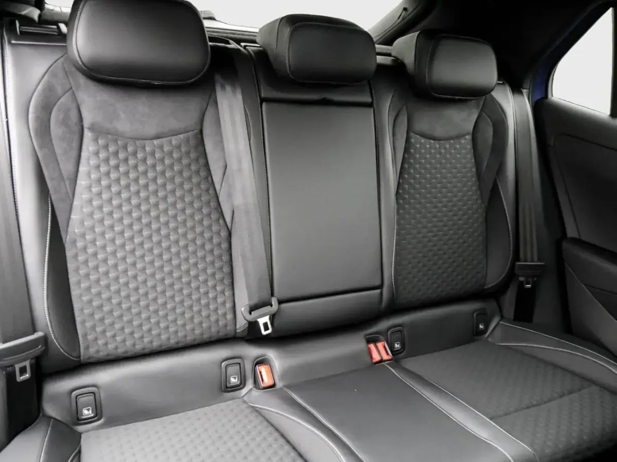 Gebraucht VW T-Roc R-line 150 PS (110 kW) 2025 Celestial blue metallic SUV