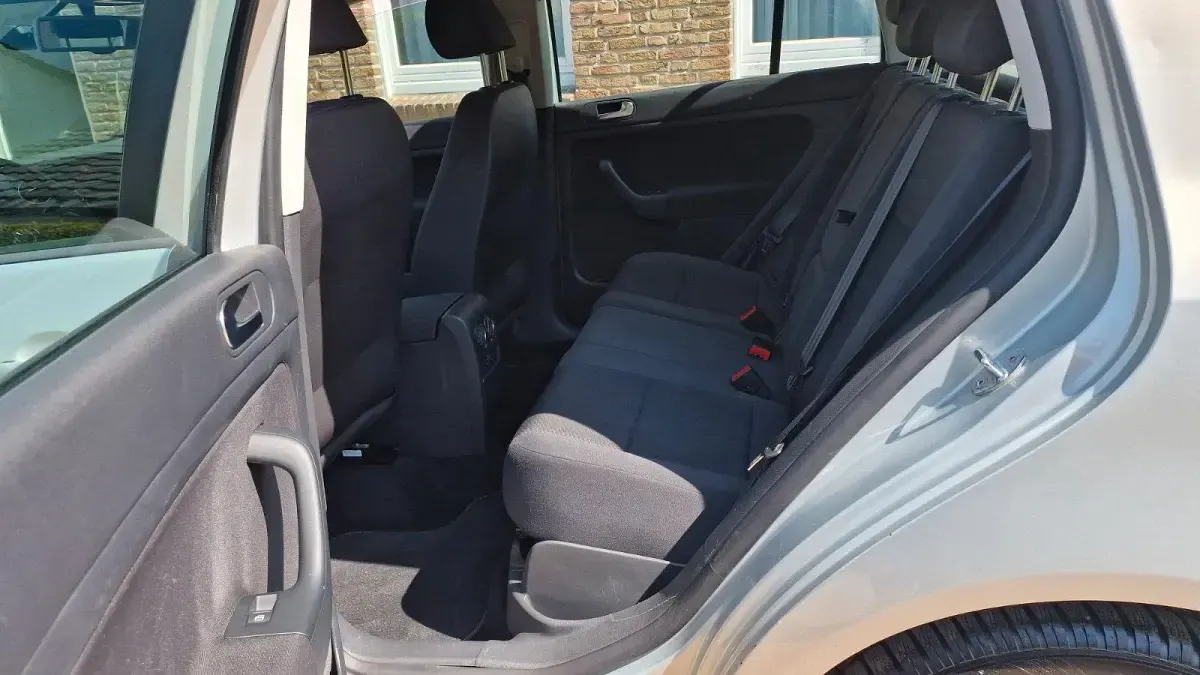 Gebraucht VW Golf VI Trendline 102 PS (75 kW) 2009 Silver leaf metallic Kleinwagen