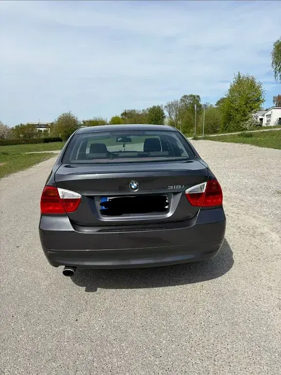 Gebraucht BMW 318 129 PS (94 kW) 2006 Grau Limousine