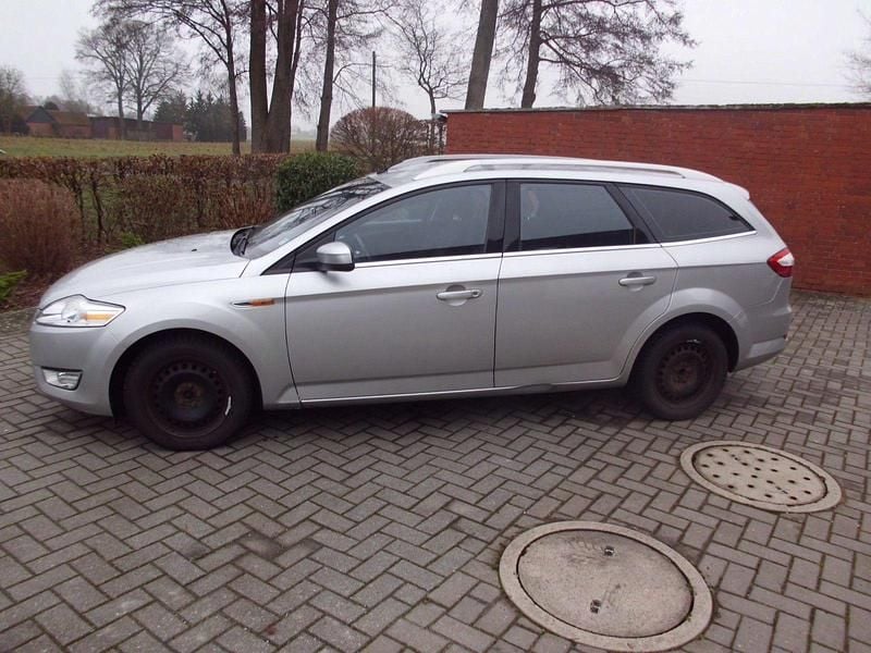 Gebraucht Ford Mondeo Trend 140 PS (102 kW) 2007 Silber Kombi