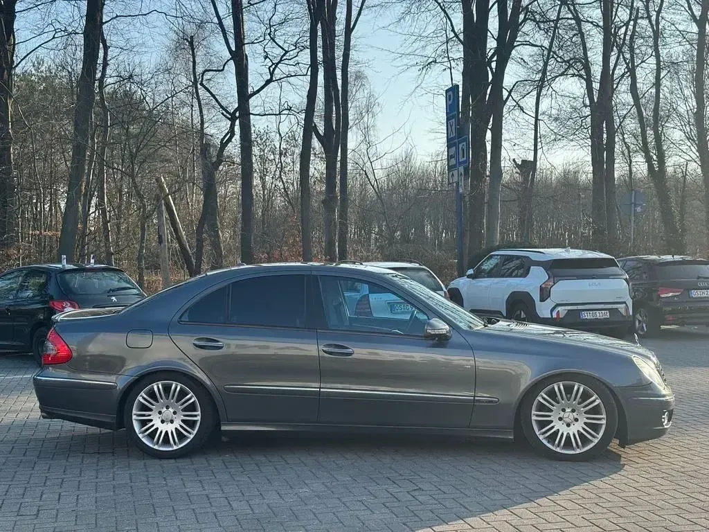Używany Mercedes E280 Avantgarde 190 KM (139 kW) 2008 Sedan/Limuzyna