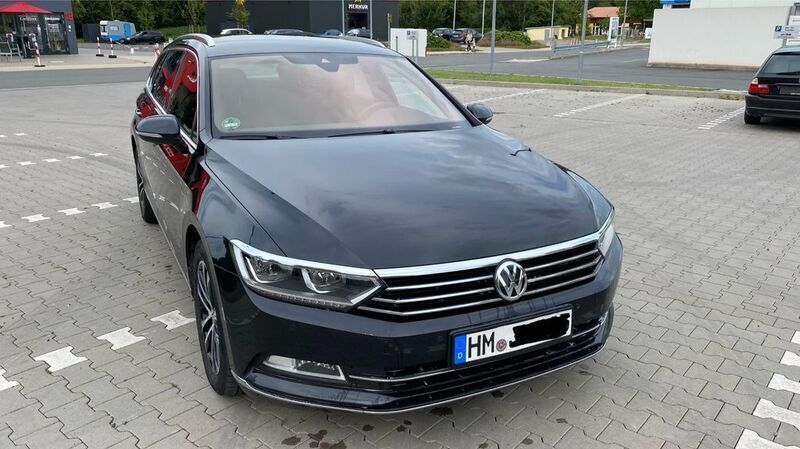 Schwarz Gebraucht 2018 VW Passat Highline Kombi | 13.300 € (Etwas zu teuer) - Bild 1/4