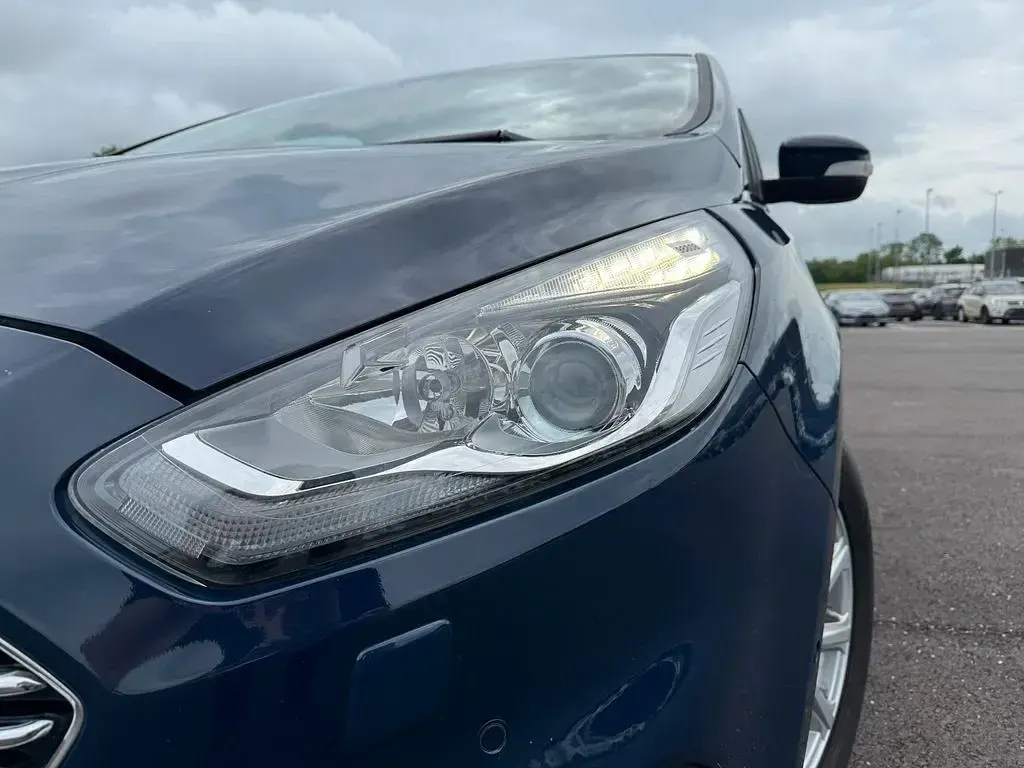 Gebraucht Ford S-MAX Titanium 179 PS (131 kW) 2018 Blau Van / Kleinbus