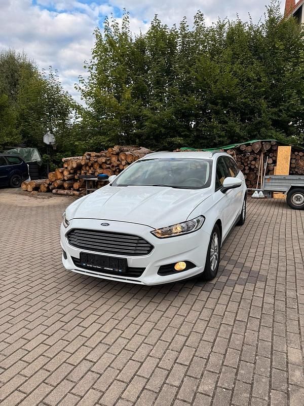 Weiß Gebraucht 2017 Ford Mondeo Trend Kombi | 9.999 € (Guter Preis) - Bild 1/4
