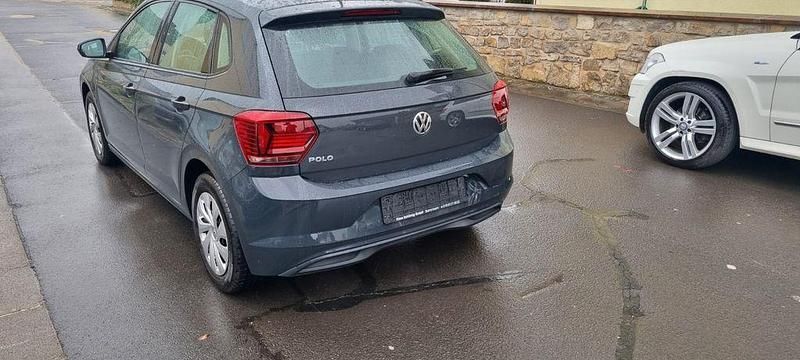 Gebraucht VW Polo Comfortline 95 PS (69 kW) 2018 Grau Kleinwagen