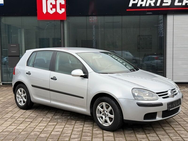 Silber Gebraucht 2004 VW Golf IV Trendline Limousine | 3.900 € (Etwas zu teuer) - Bild 1/4