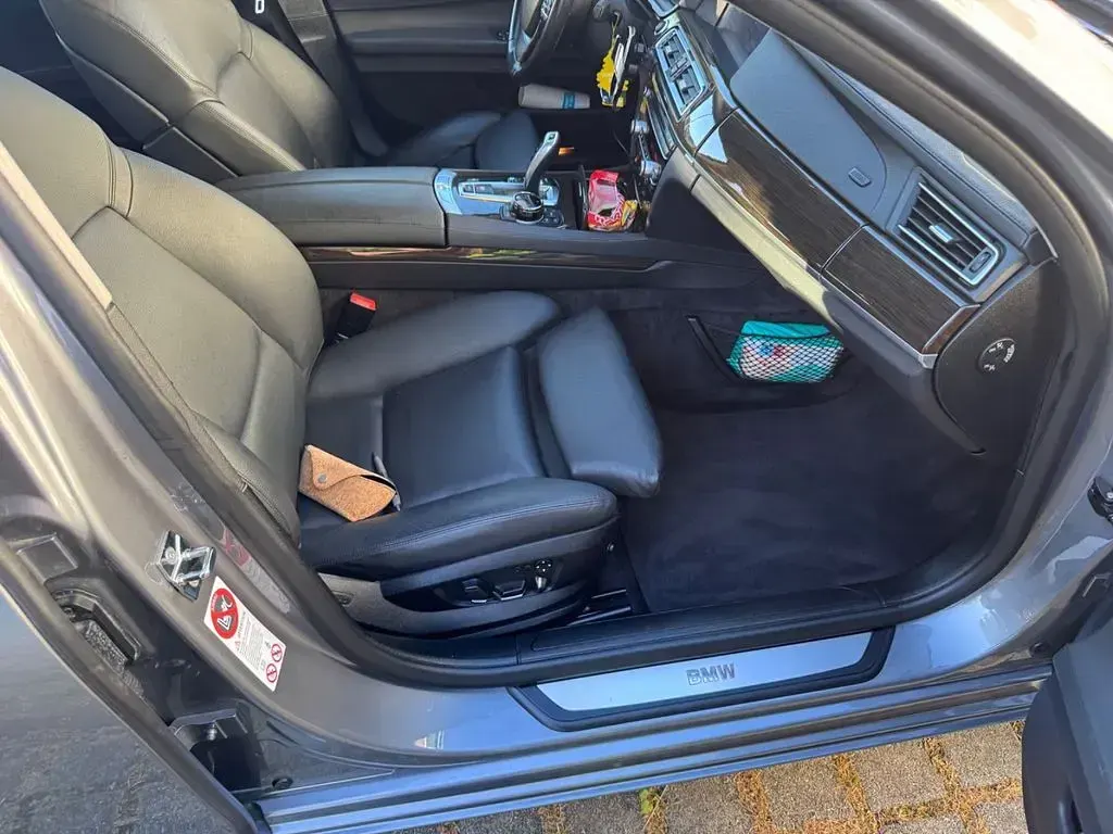 Gebraucht BMW 730L 245 PS (180 kW) 2009 Grau Limousine