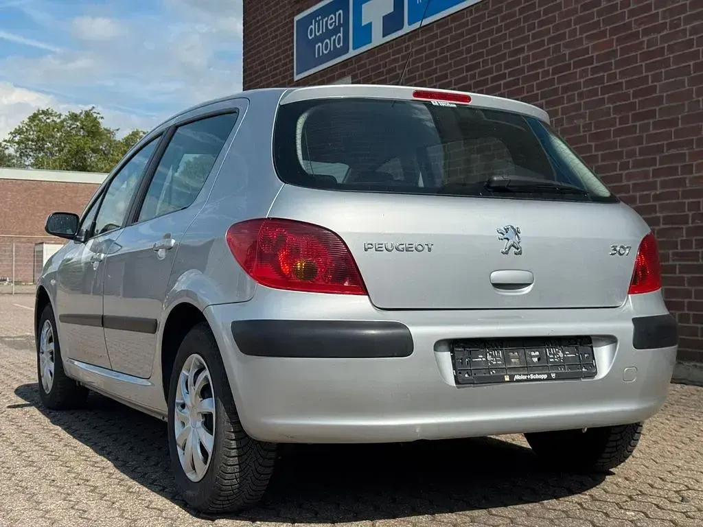 Gebraucht Peugeot 307 Tendance 88 PS (64 kW) 2005 Limousine