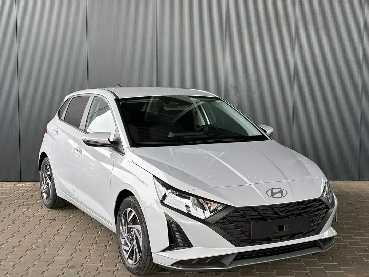 Neu Hyundai i20 Pure 79 PS (58 kW) 2025 Lumen gray Kleinwagen