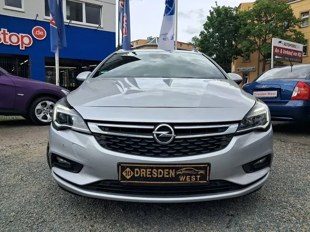 Gebraucht Opel Astra Dynamic 136 PS (100 kW) 2018 Argonsilber/sovereign/switchbl Kombi
