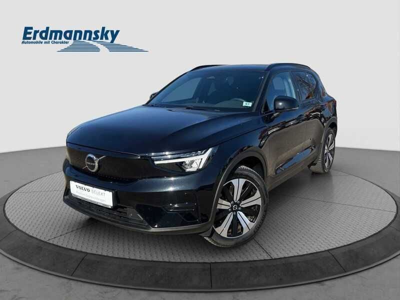 Onyx black (schwarz) Gebraucht 2023 Volvo XC40 Core SUV | 31.440 € (Guter Preis) - Bild 1/4