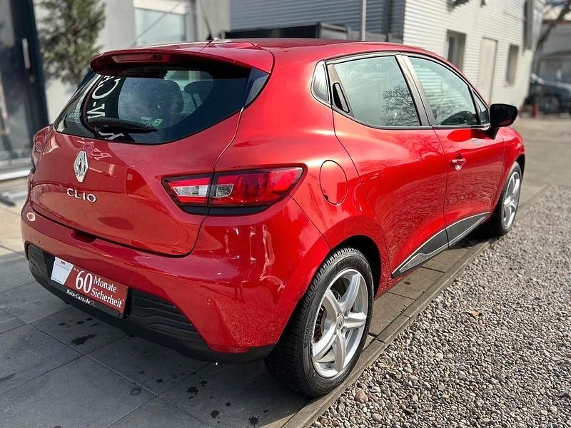 Gebraucht Renault Clio IV Dynamique 120 PS (88 kW) 2016 Rot Limousine