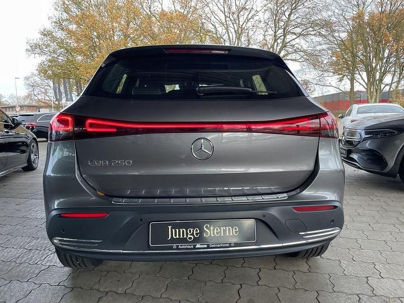 Gebraucht Mercedes EQA250 Advanced 139 kW (190 PS) 2023 Grau SUV