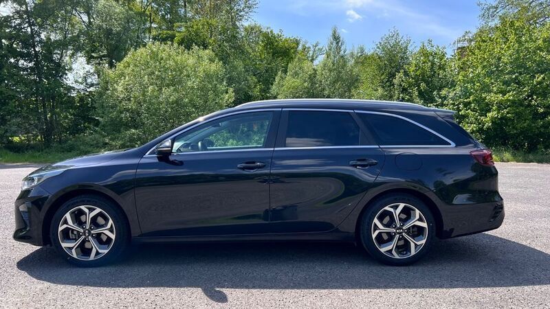 Schwarz Gebraucht 2018 Kia Ceed Sportswagon Spirit Kombi | 16.650 € (Fairer Preis) - Bild 1/4